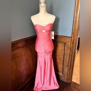 🆕 Emerald Sundae Strapless Pink Gown